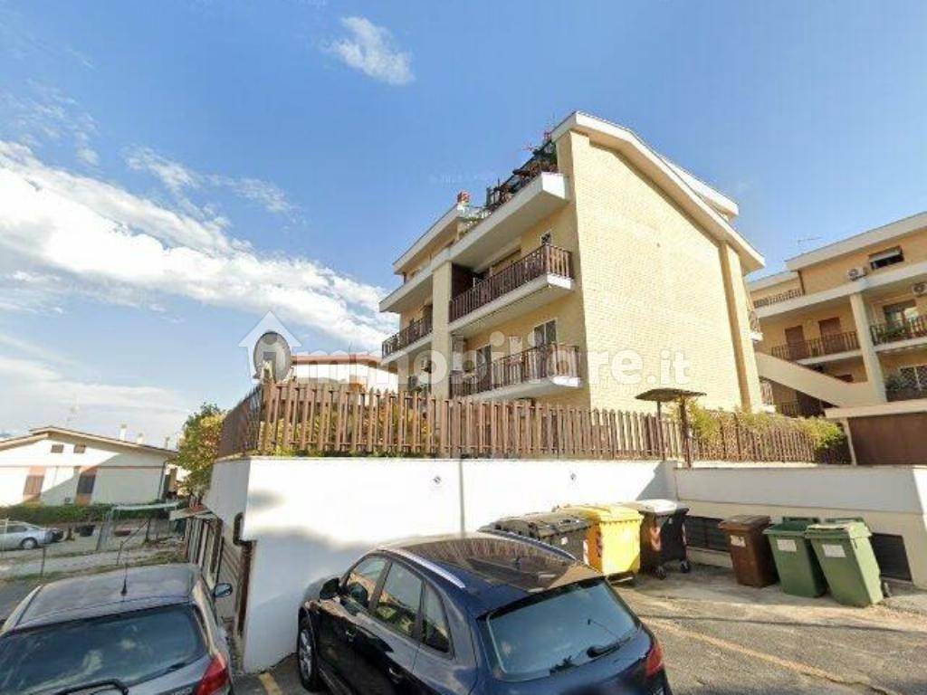 3 Schlafzimmer Wohnung in Guidonia Montecelio, Italy, Nr. 193809