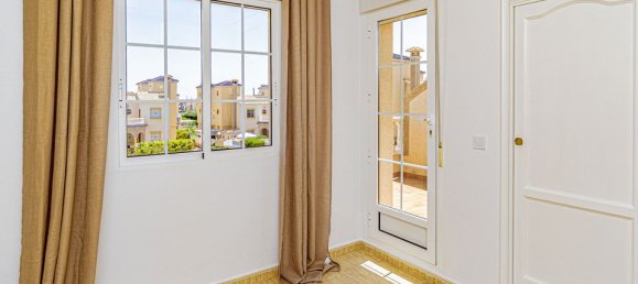 3 غرف نوم فيلا في Alicante, Spain رقم 188276 24