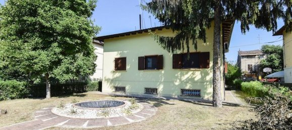 3 rooms Villa in Correggio, Italy No. 147686 3