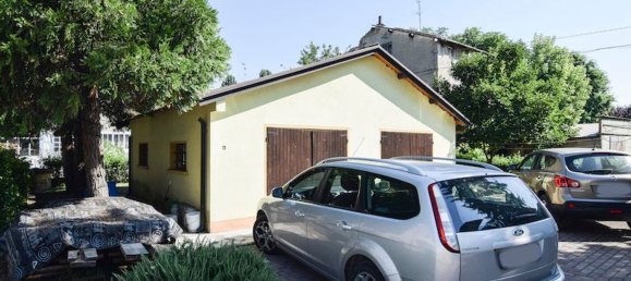 3 rooms Villa in Correggio, Italy No. 147686 4