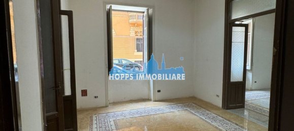 230m² Office in Palermo, Italy No. 69013 3