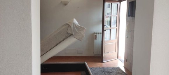 2 rooms Apartment in Pontedera, Italy No. 260524 3