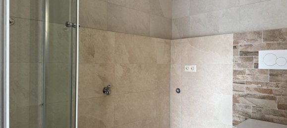 3 Schlafzimmer Doppelhaus in Reutlingen, Germany, Nr. 266256 3