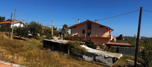 Вилла с 3 спальнями в Кастель Френтано, Италия № 270571 11