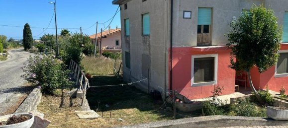 Вилла с 3 спальнями в Кастель Френтано, Италия № 270571 12