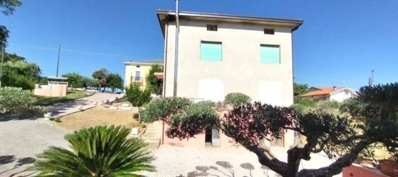 Вилла с 3 спальнями в Кастель Френтано, Италия № 270571 44