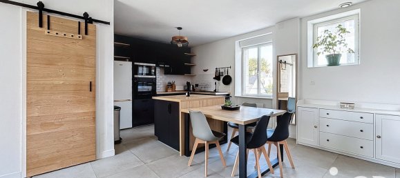 2 bedrooms Apartment in Saint-Coulomb, France No. 196076 2