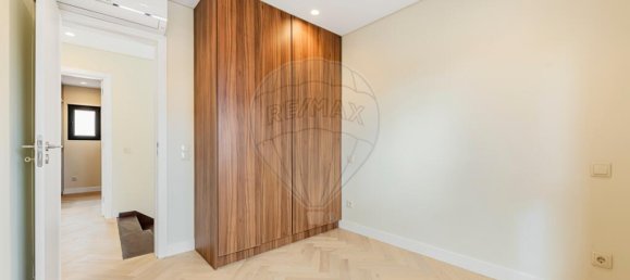 4 bedrooms Villa in Cascais, Portugal No. 160957 19