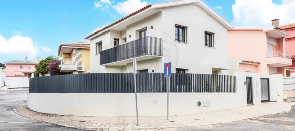 4 bedrooms Villa in Cascais, Portugal No. 160957 34