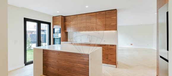 4 bedrooms Villa in Cascais, Portugal No. 160957 9