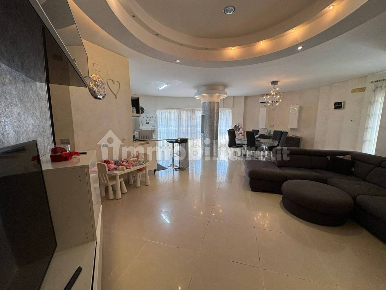 2 bedrooms Apartment in Naples, Italy No. 259147