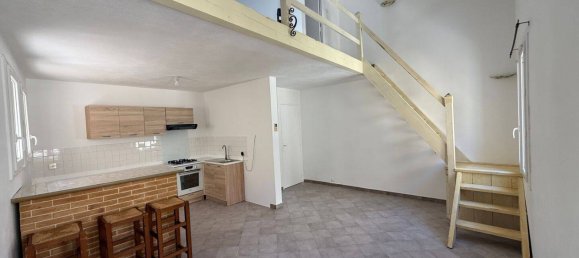 2 bedrooms Townhouse in Lancon-Provence, France No. 334252 2
