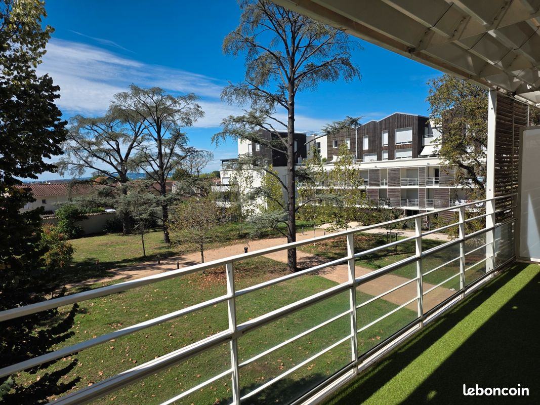 1 bedroom Apartment in Meyzieu, France No. 322448