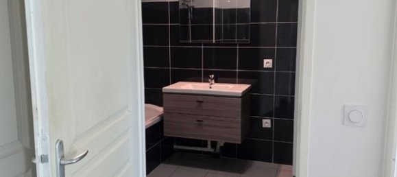 1 bedroom Apartment in Meyzieu, France No. 322448 8