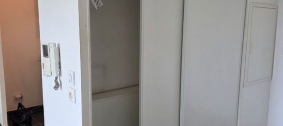1 bedroom Apartment in Meyzieu, France No. 322448 5