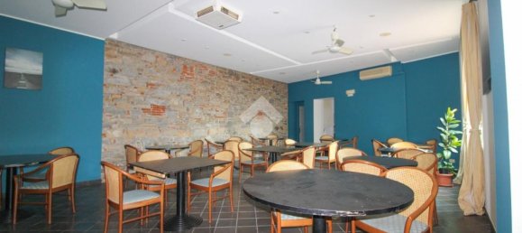 Gewerbliche Immobilie in Bergamo, Italy 200m², Nr. 269356 2