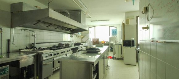 Gewerbliche Immobilie in Bergamo, Italy 200m², Nr. 269356 16