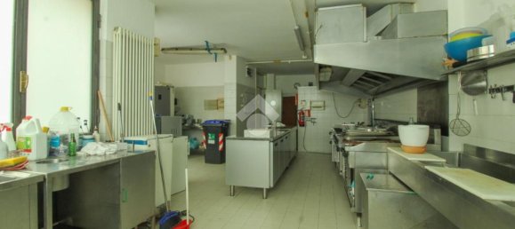 Gewerbliche Immobilie in Bergamo, Italy 200m², Nr. 269356 8