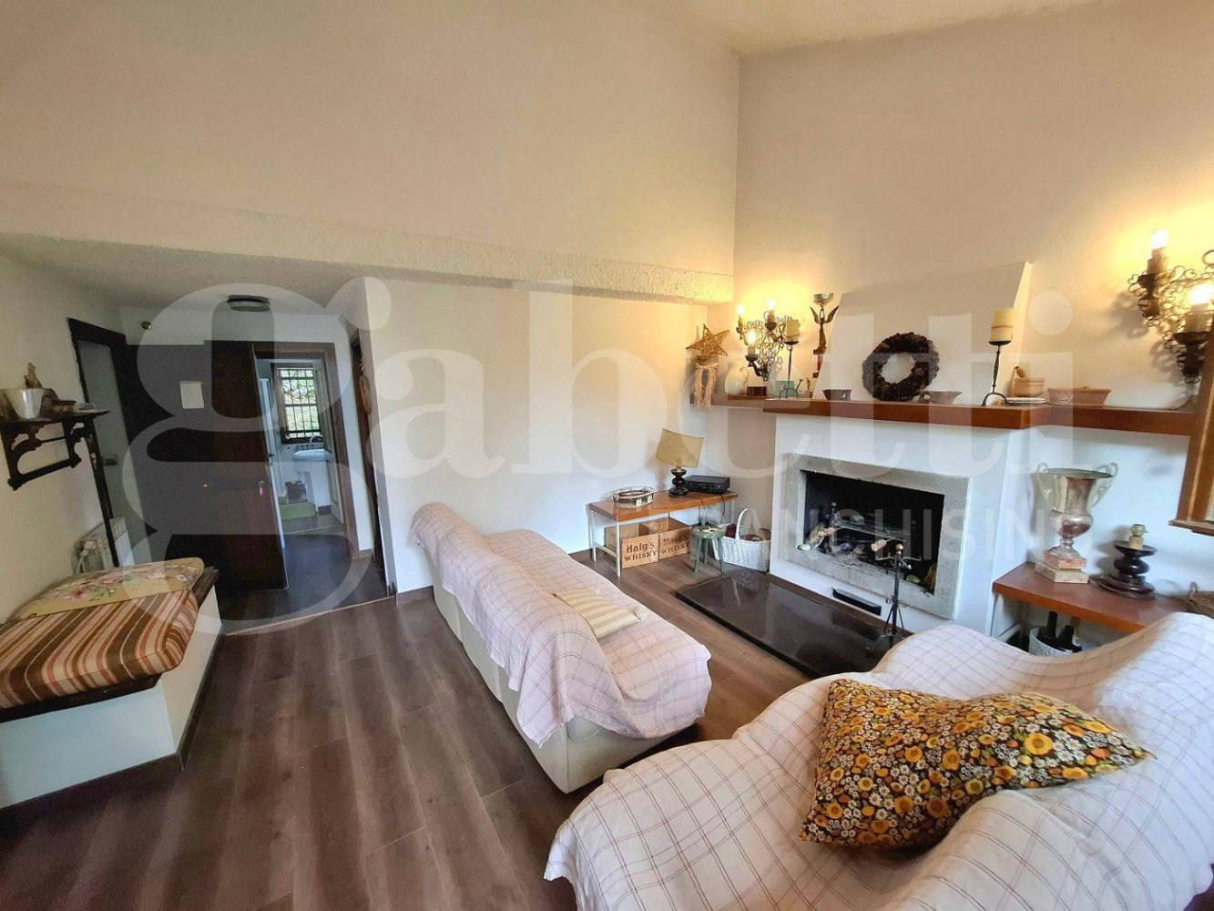 Apartamento T3 em Rocca di Cambio, Italy N.º 267070