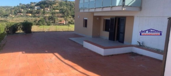 4 rooms Apartment in Castellammare del Golfo, Italy No. 258730 2