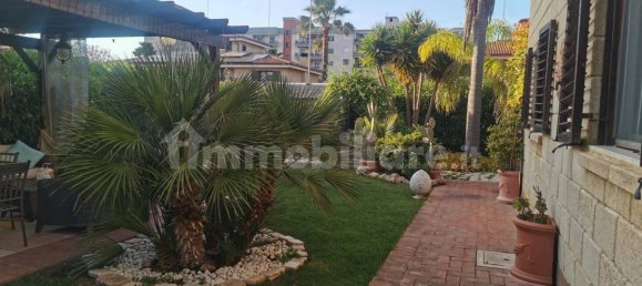 3 bedrooms House in Taranto, Italy No. 343922 4