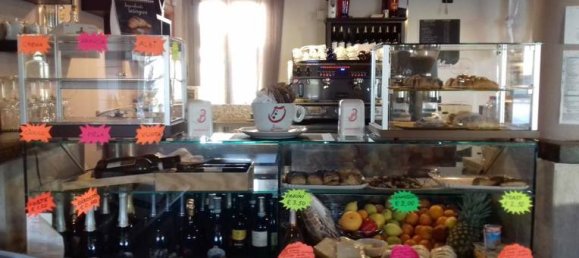 1 room Commercial property in Chioggia, Italy No. 252932 2