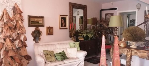 6 rooms House in Carrara, Italy No. 124323 5