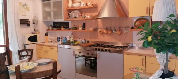 6 rooms House in Carrara, Italy No. 124323 21