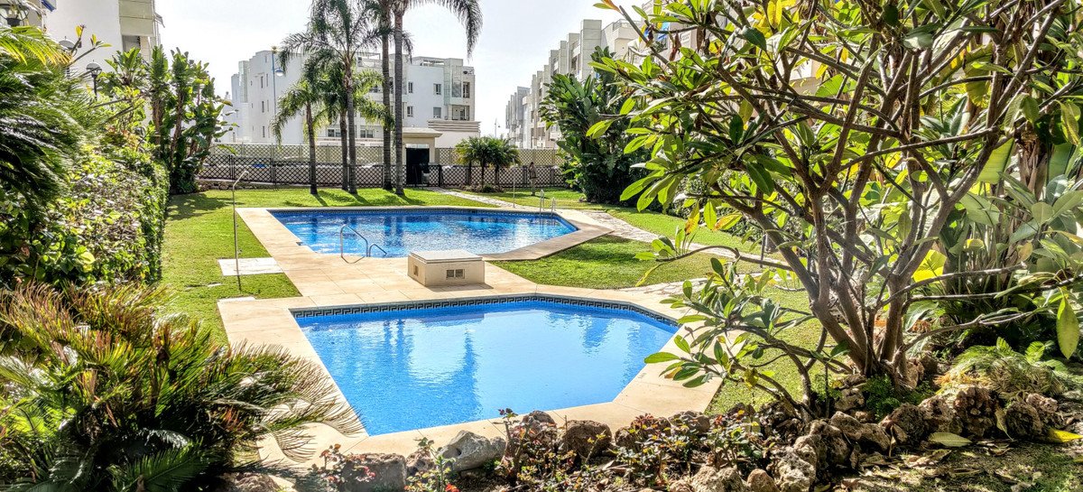 273m² Apartment in San Pedro de Alcantara, Spain No. 286853