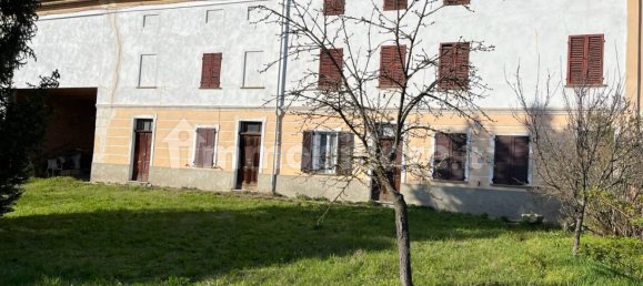 5 bedrooms House in Pietra Marazzi, Italy No. 87550 2