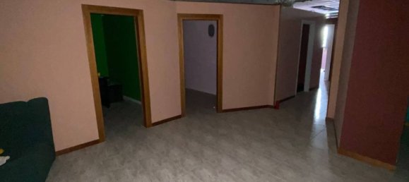 145m² Warehouse in San Benedetto del Tronto, Italy No. 154033 3