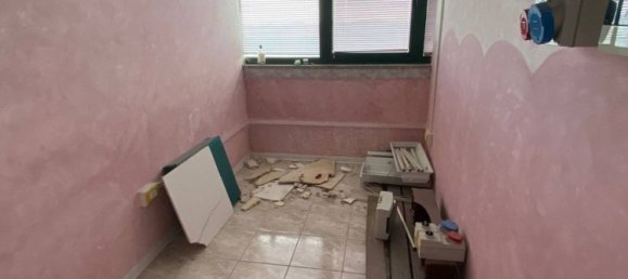 145m² Warehouse in San Benedetto del Tronto, Italy No. 154033 11