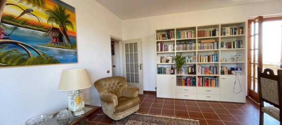 4 Schlafzimmer Villa in Acquaviva Picena, Italy, Nr. 17405 10