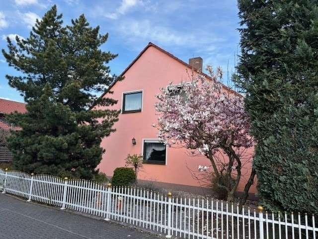 4 rooms House in Worms, Germany No. 60074