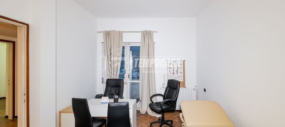 Villa de 3 dormitorios en Tavazzano con Villavesco, Italy No. 361494 2