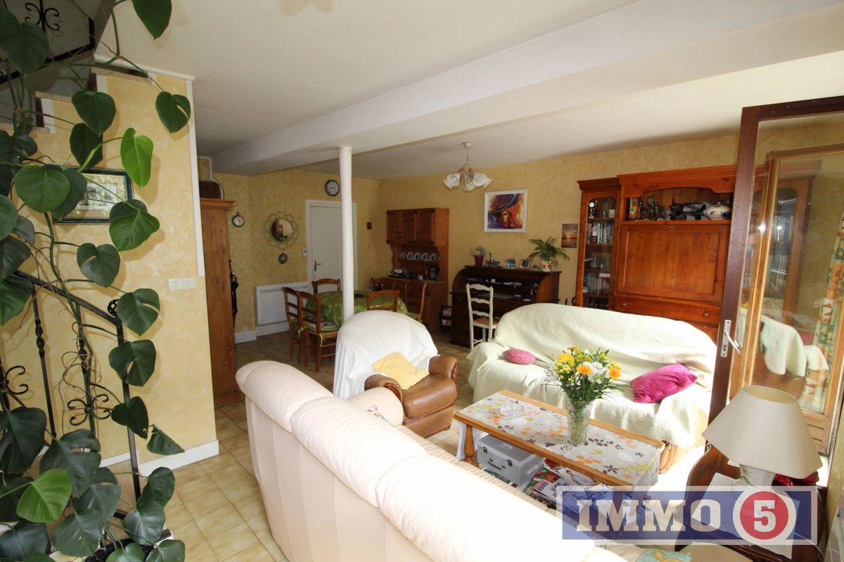 4 chambres Maison à Noisy-le-Grand, France No. 172766