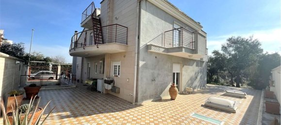 9 rooms Villa in Palo del Colle, Italy No. 207841 4