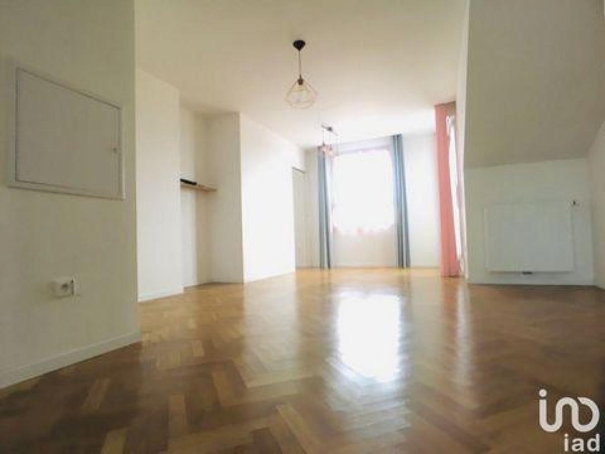 2 bedrooms Condo in Trappes, France No. 3321