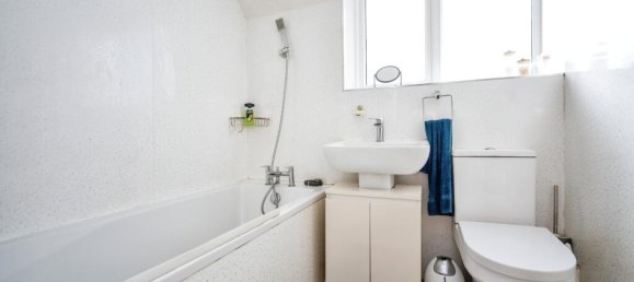 2 bedrooms House in Rochester, United Kingdom No. 10831 3