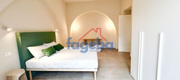 Квартира с 5 комнатами в Трани, Италия № 138772 8