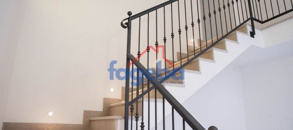 Квартира с 5 комнатами в Трани, Италия № 138772 10