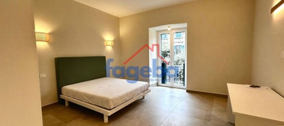 Квартира с 5 комнатами в Трани, Италия № 138772 21