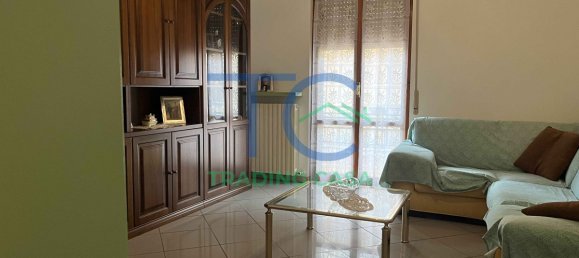 2 bedrooms House in Piacenza, Italy No. 350442 2