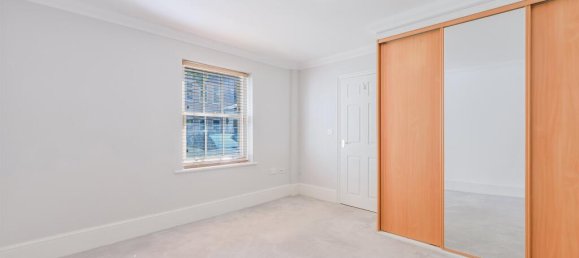 1 bedroom Apartment in Epsom, United Kingdom No. 9750 9