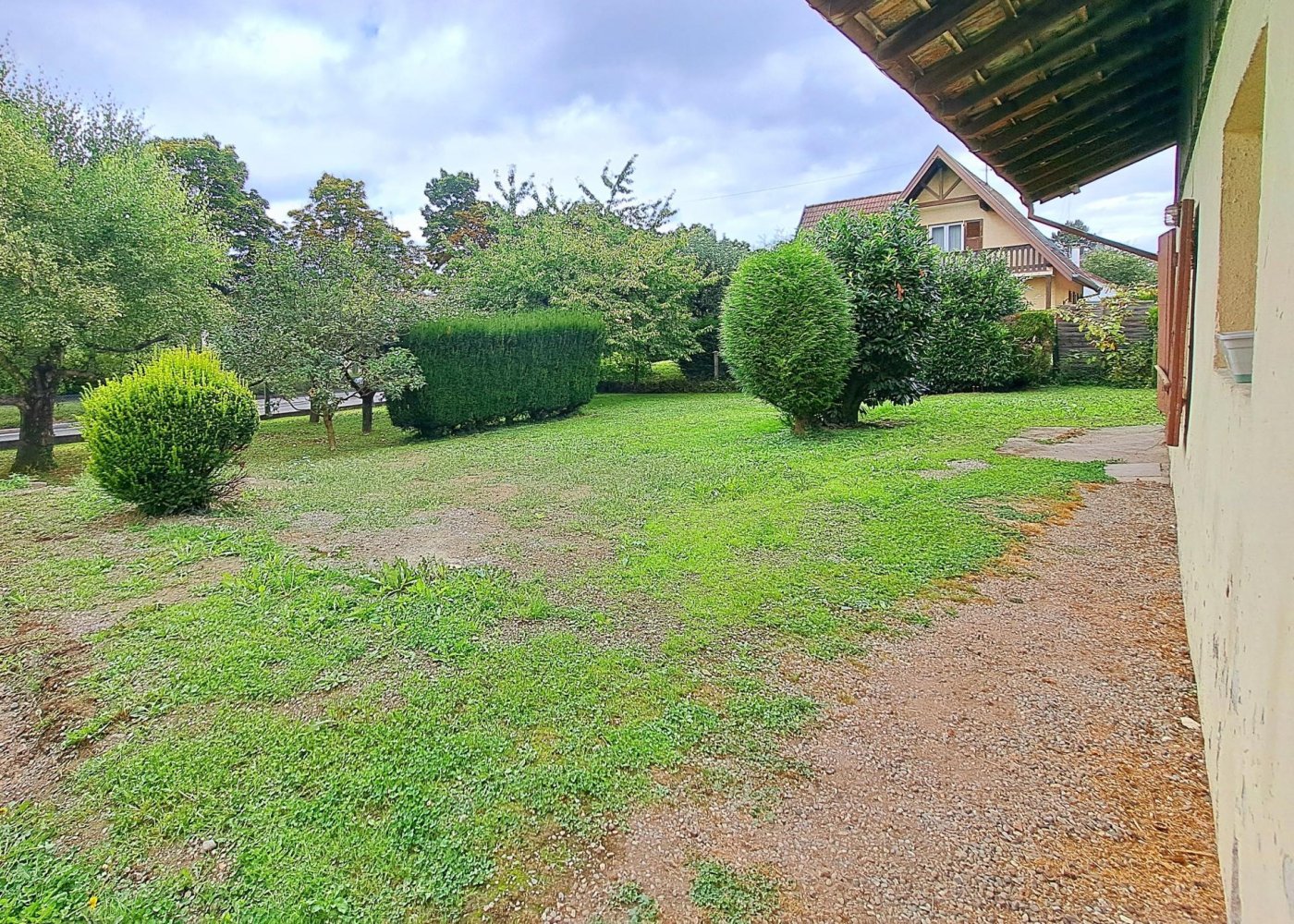  Land in Mulhouse, France No. 241211