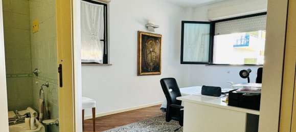 Квартира с 6 комнатами в Пезаро, Италия № 71604 9