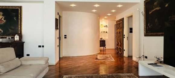 Квартира с 6 комнатами в Пезаро, Италия № 71604 13