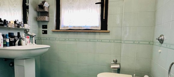 Квартира с 6 комнатами в Пезаро, Италия № 71604 10