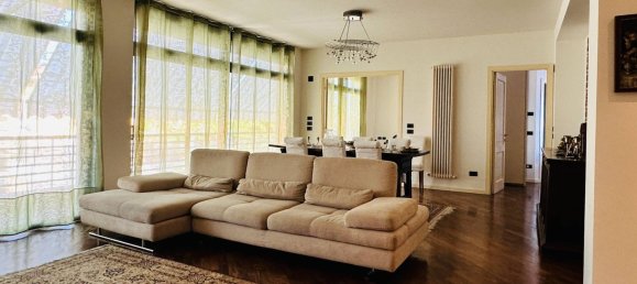 Квартира с 6 комнатами в Пезаро, Италия № 71604 14