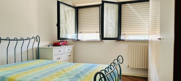 Квартира с 6 комнатами в Пезаро, Италия № 71604 5